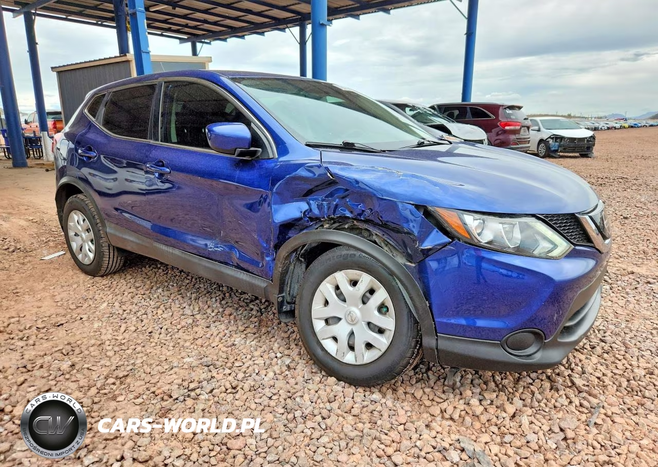 2018 Nissan Rogue Sport S VIN:JN1BJ1CP2JW194634 - 4