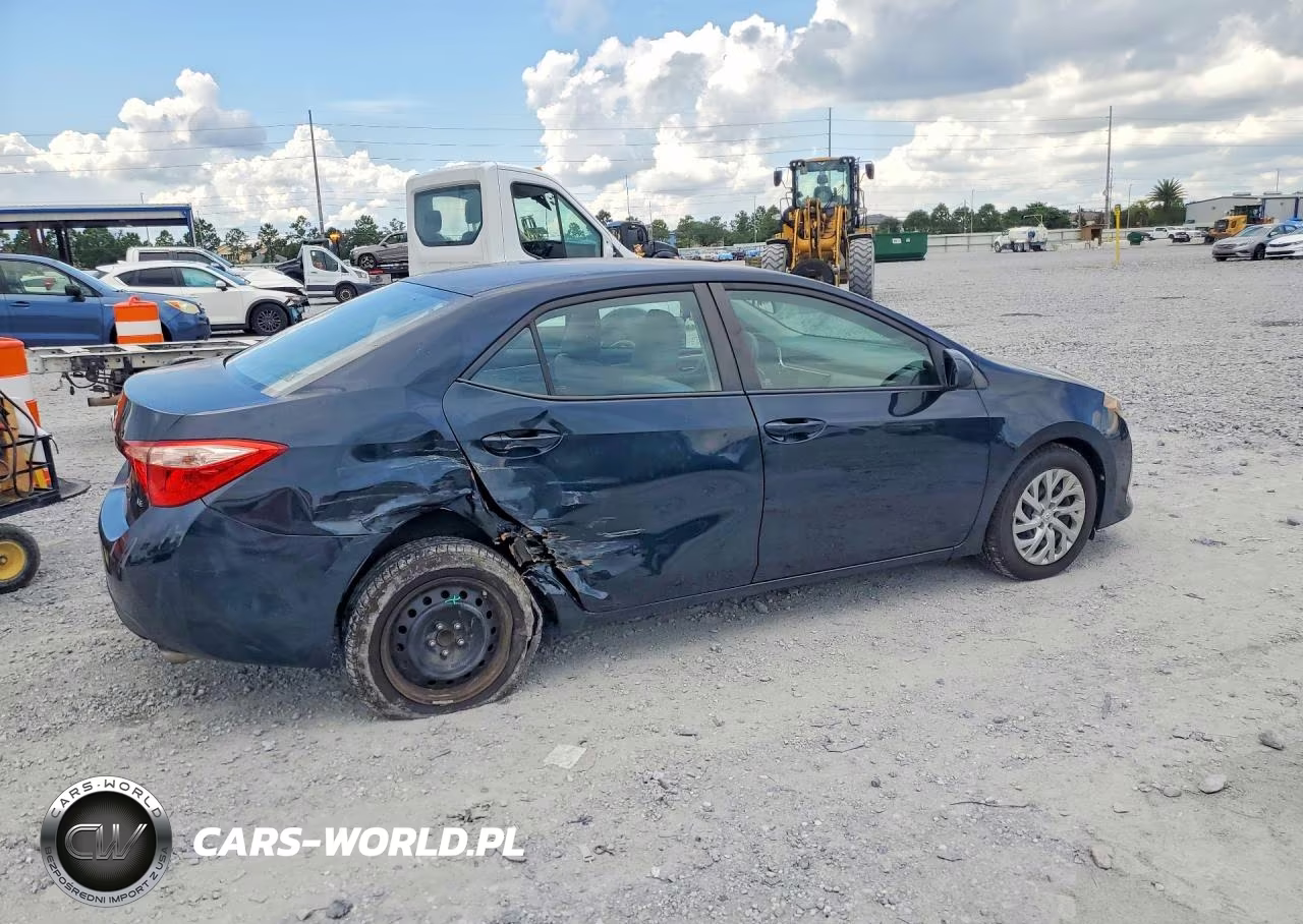 2017 Toyota Corolla Le VIN:2T1BURHE4HC882289 - 3
