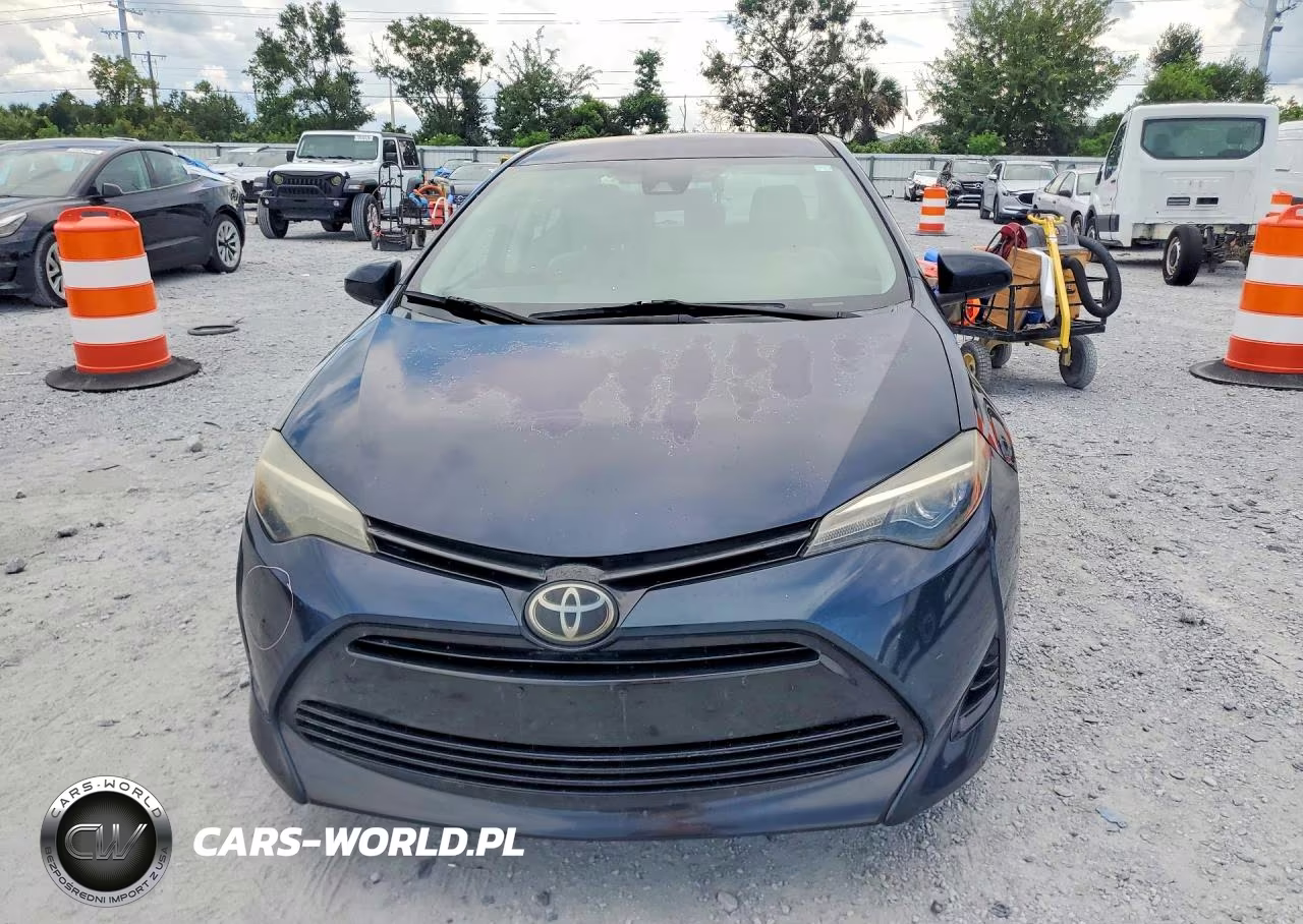 2017 Toyota Corolla Le VIN:2T1BURHE4HC882289 - 5