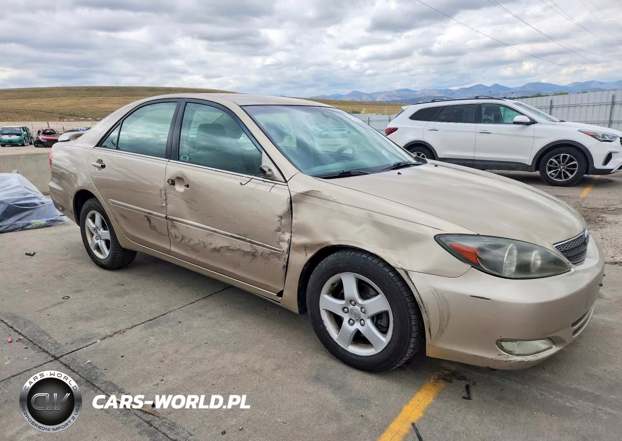 2002 Toyota Camry Se V6 VIN:4T1BF30K42U011827 - 4