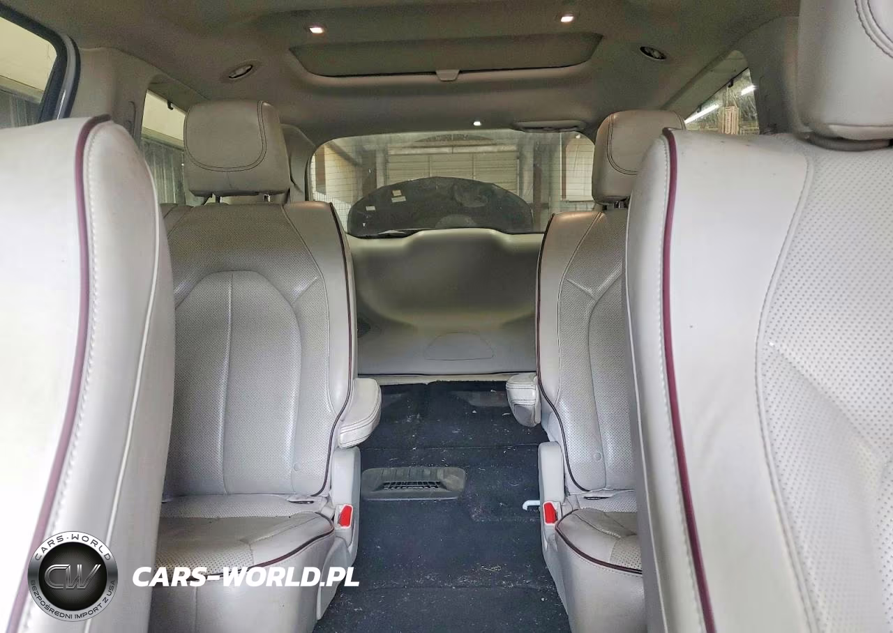 2020 Chrysler Pacifica Limited VIN:2C4RC1GG8LR163075 - 10