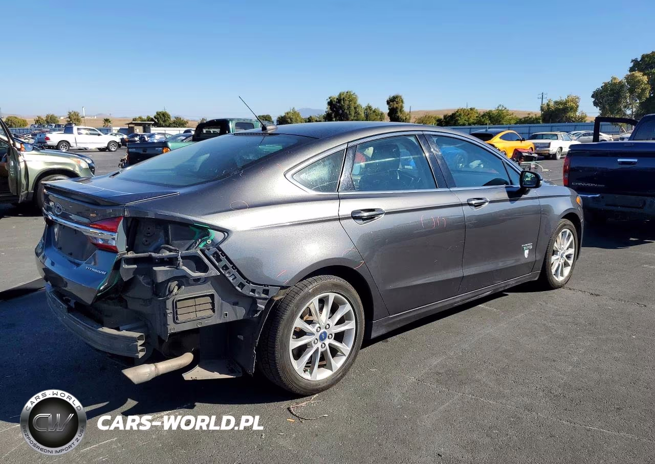 2017 Ford Fusion Titanium Phev VIN:3FA6P0SU1HR264982 - 3