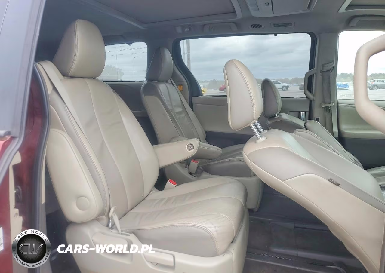2012 Toyota Sienna Limited 7-Passenger VIN:5TDYK3DC4CS270868 - 11