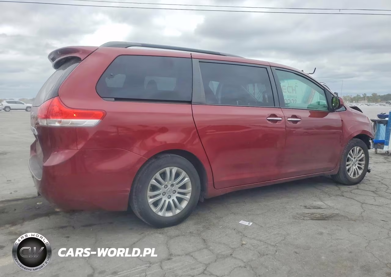 2012 Toyota Sienna Limited 7-Passenger VIN:5TDYK3DC4CS270868 - 3