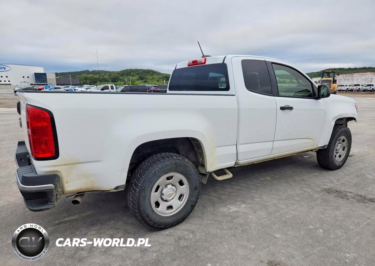 2019 Chevrolet Colorado VIN:1GCHSBEA0K1169023 - 3