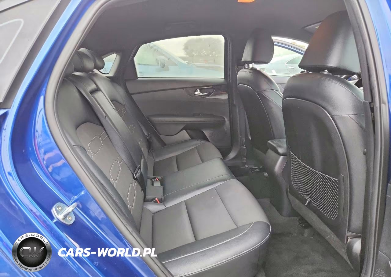 2021 Kia Forte Gt Line VIN:3KPF34AD3ME271836 - 10