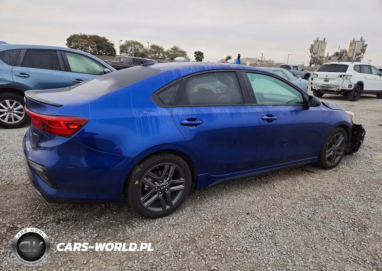 2021 Kia Forte Gt Line VIN:3KPF34AD3ME271836 - 3