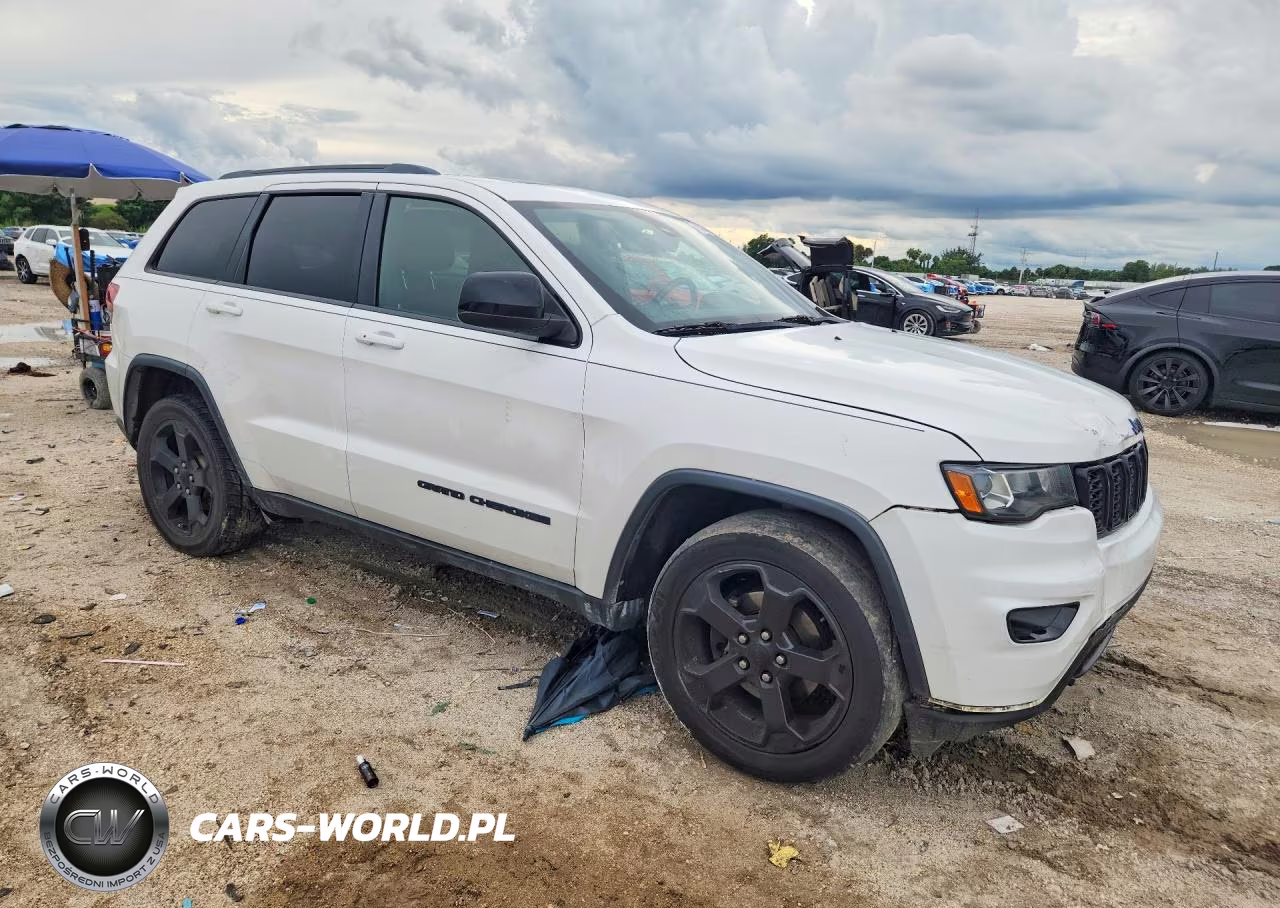 2019 Jeep Grand Cherokee Laredo VIN:1C4RJEAG4KC572770 - 4
