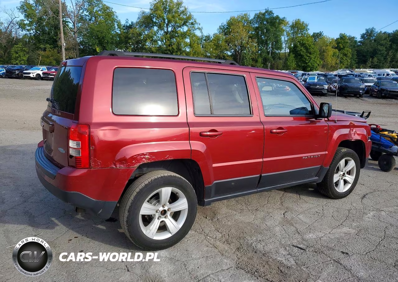 2014 Jeep Patriot Latitude VIN:1C4NJRFB8ED716922 - 3