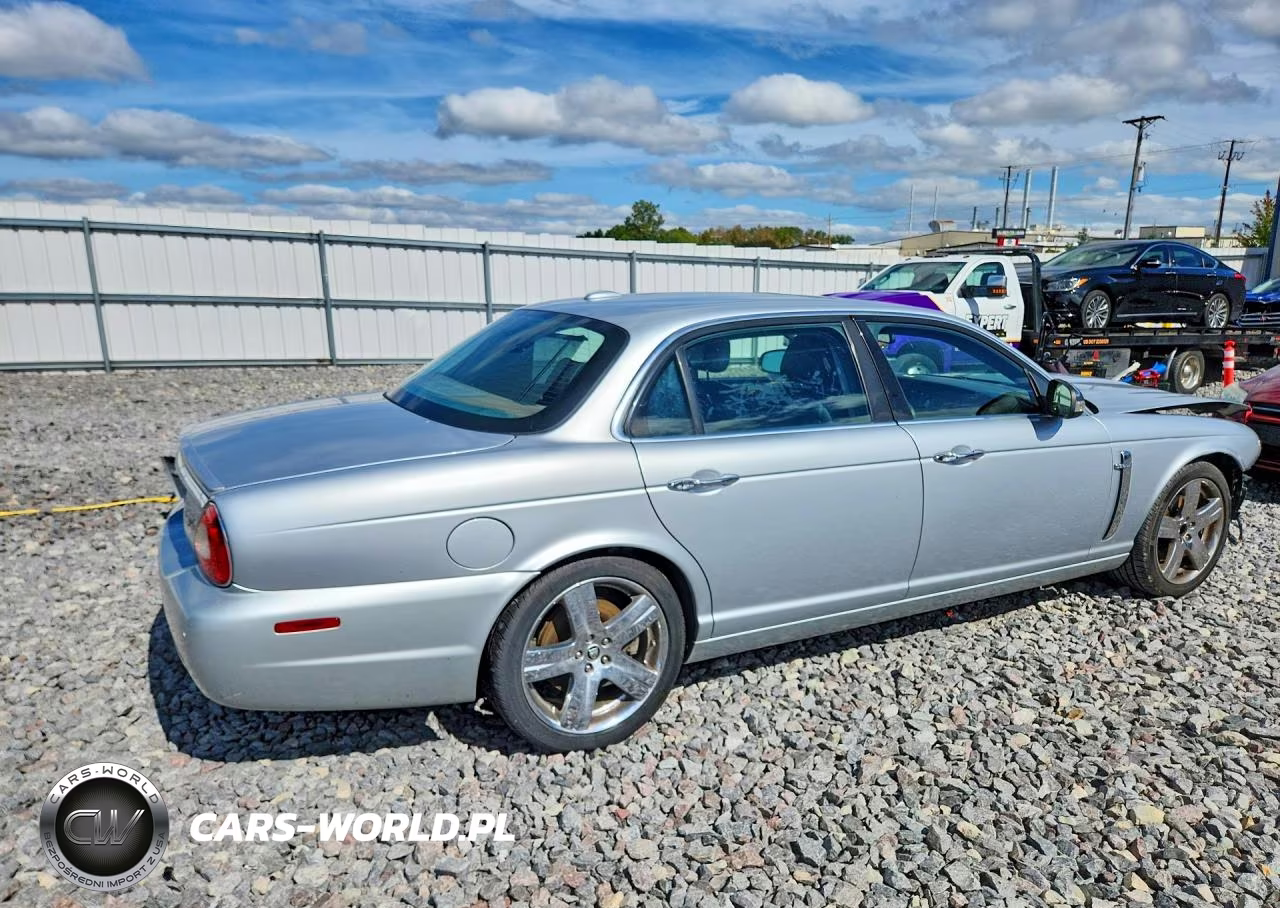 2008 Jaguar Xj Vanden Plas VIN:SAJWA82B68SH22436 - 3