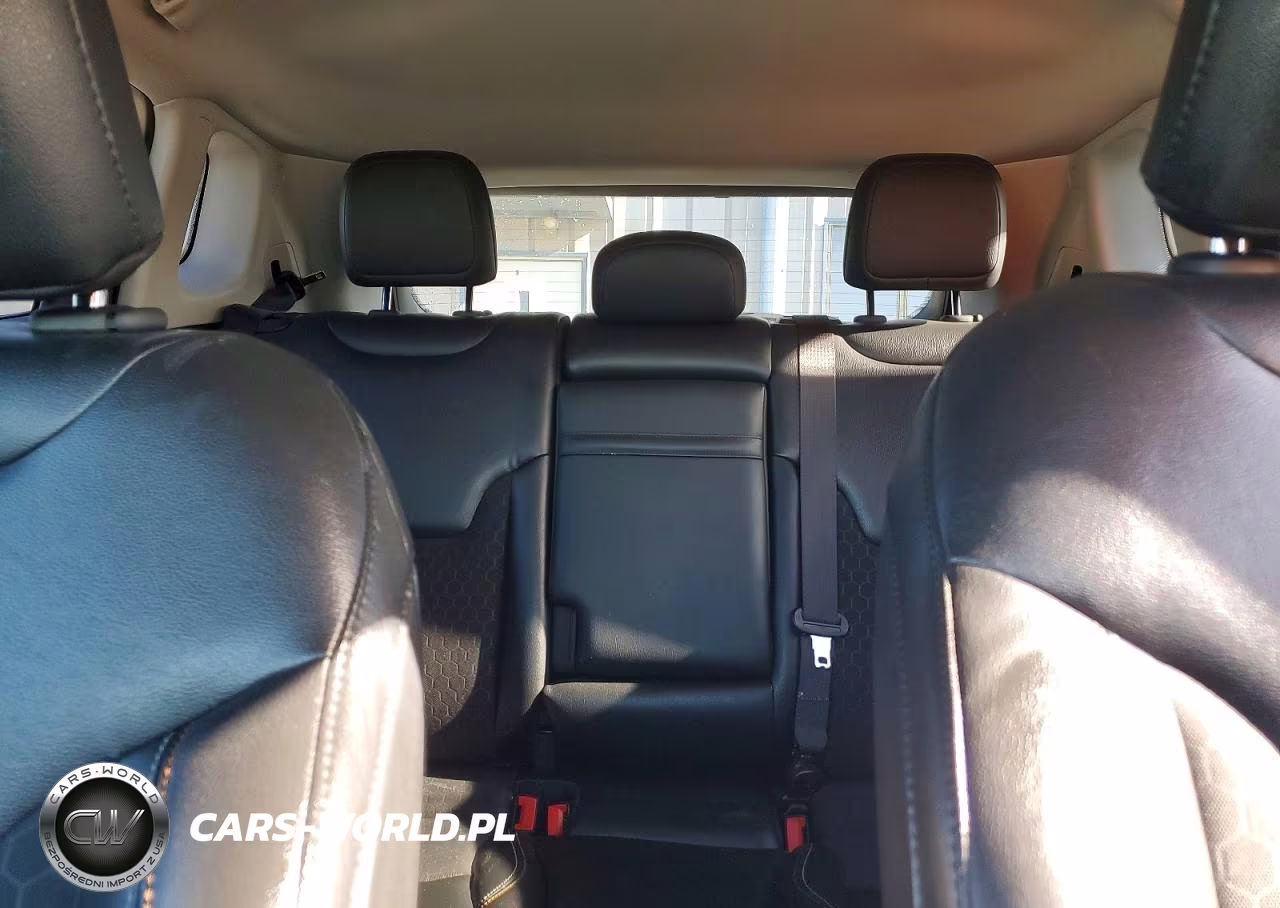 2018 Jeep Compass Latitude VIN:3C4NJDBB8JT485615 - 10
