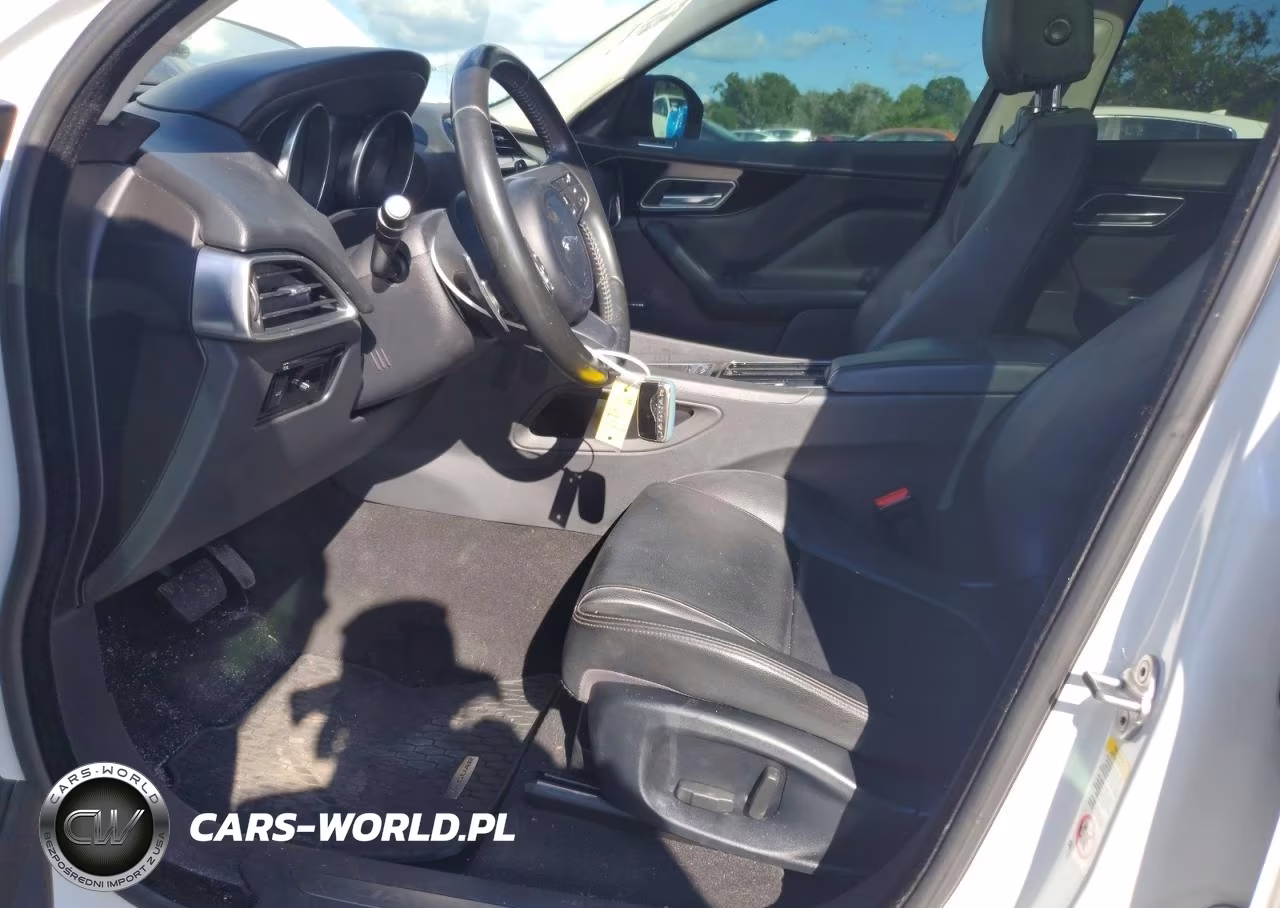 2018 Jaguar F-Pace Premium VIN:SADCJ2FN5JA293855 - 7
