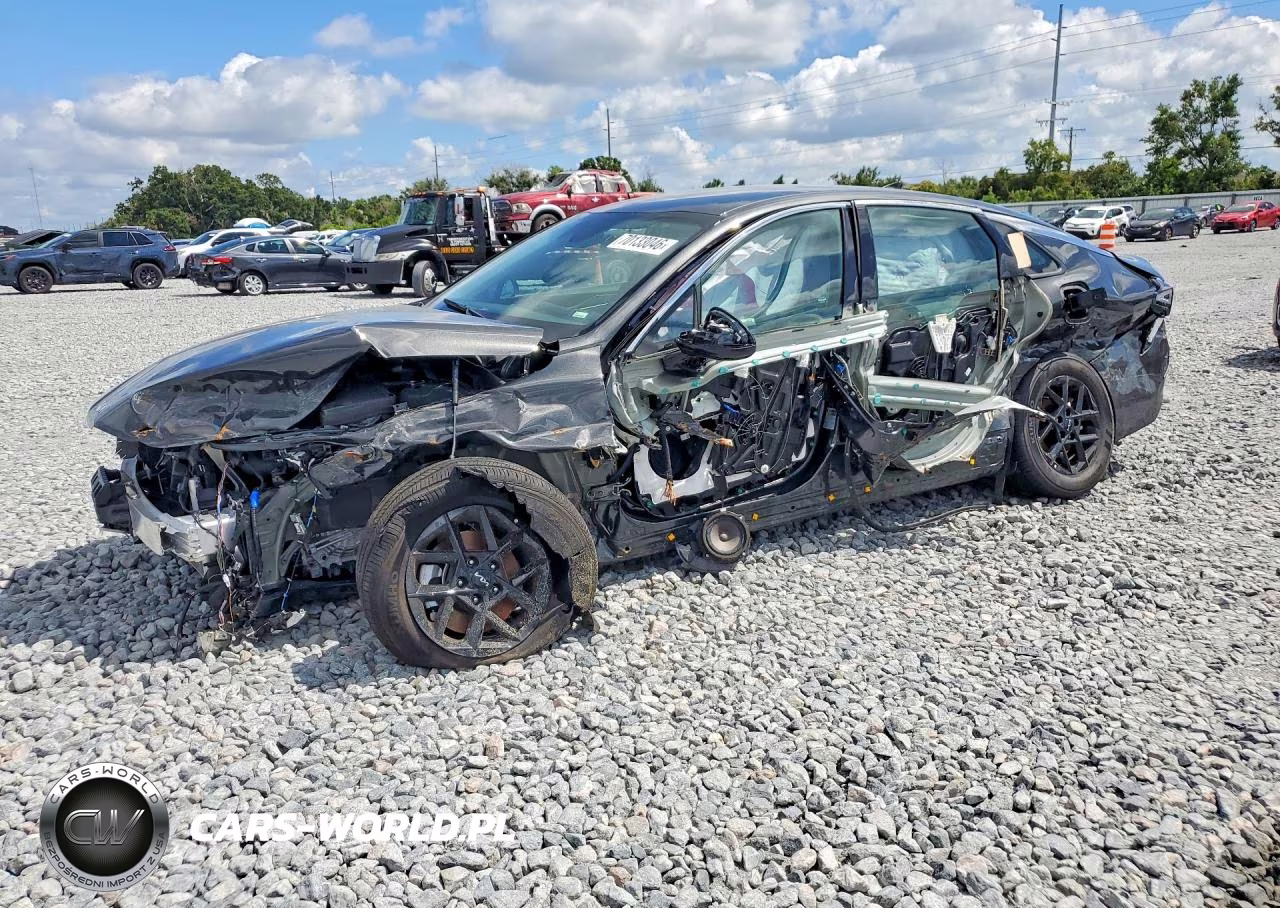 2026 Kia K5 Lxs – zdjęcie 1 z 12