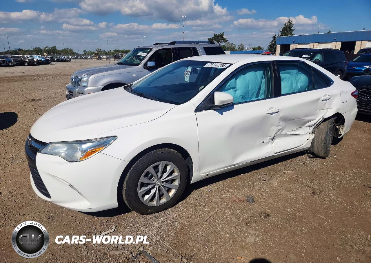 2016 Toyota Camry Le – zdjęcie 1 z 12