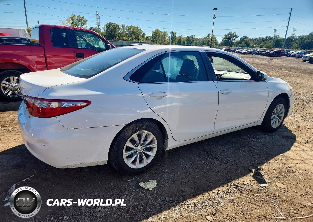 2016 Toyota Camry Le VIN:4T4BF1FK4GR575289 - 3