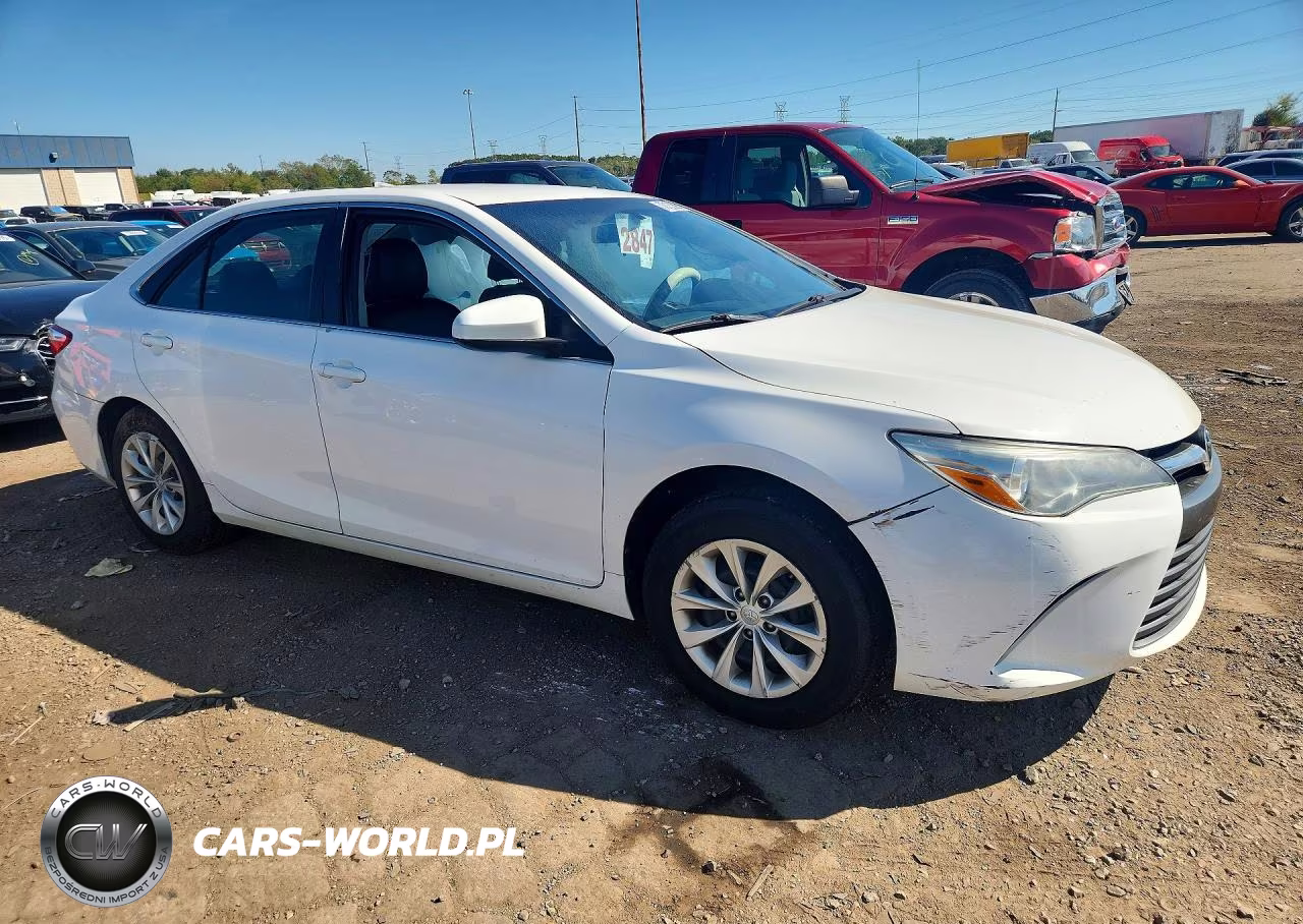 2016 Toyota Camry Le VIN:4T4BF1FK4GR575289 - 4
