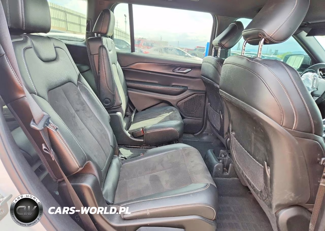 2024 Jeep Grand Cherokee L Laredo VIN:1C4RJKAG1R8522100 - 11