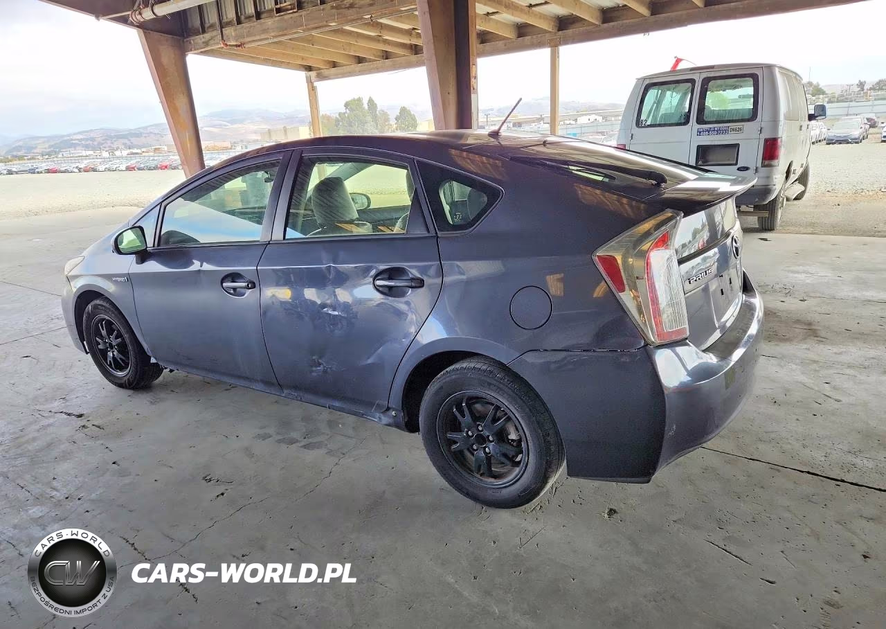 2015 Toyota Prius Two VIN:JTDKN3DUXF1987735 - 2