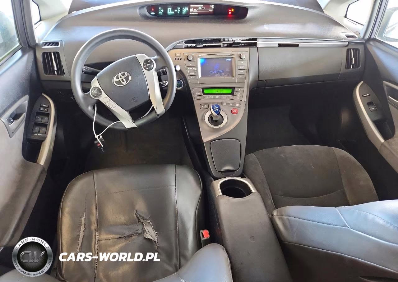2015 Toyota Prius Two VIN:JTDKN3DUXF1987735 - 8