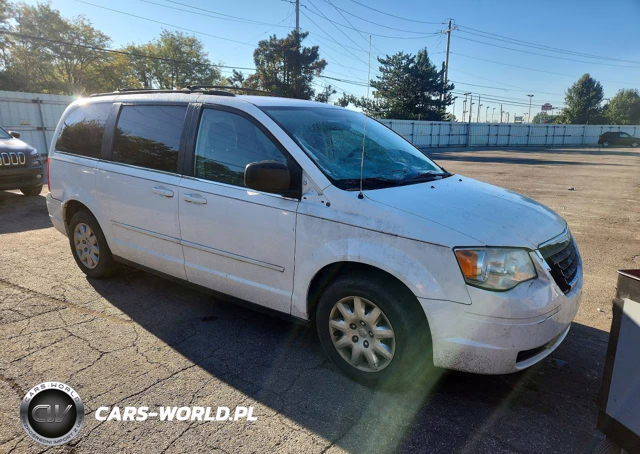 2010 Chrysler Town & Country Lx VIN:2A4RR4DE8AR346860 - 4