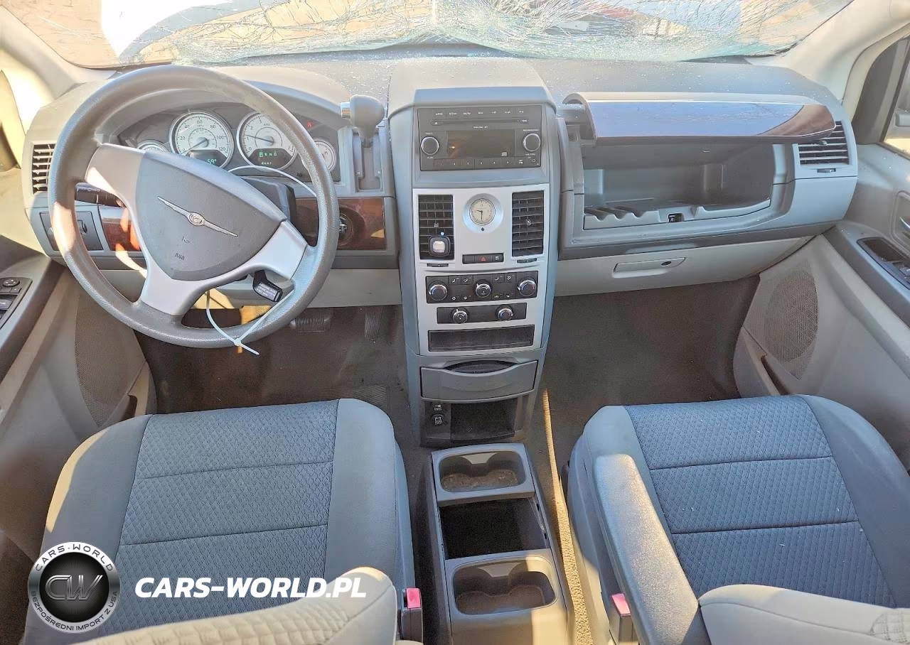 2010 Chrysler Town & Country Lx VIN:2A4RR4DE8AR346860 - 8