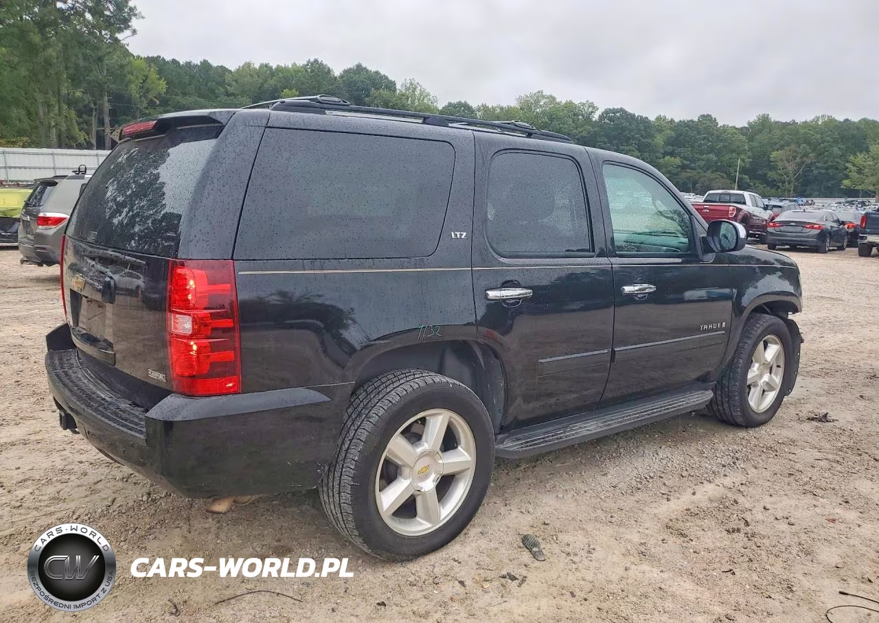 2007 Chevrolet Tahoe K1500 VIN:1GNFK13037R314681 - 3