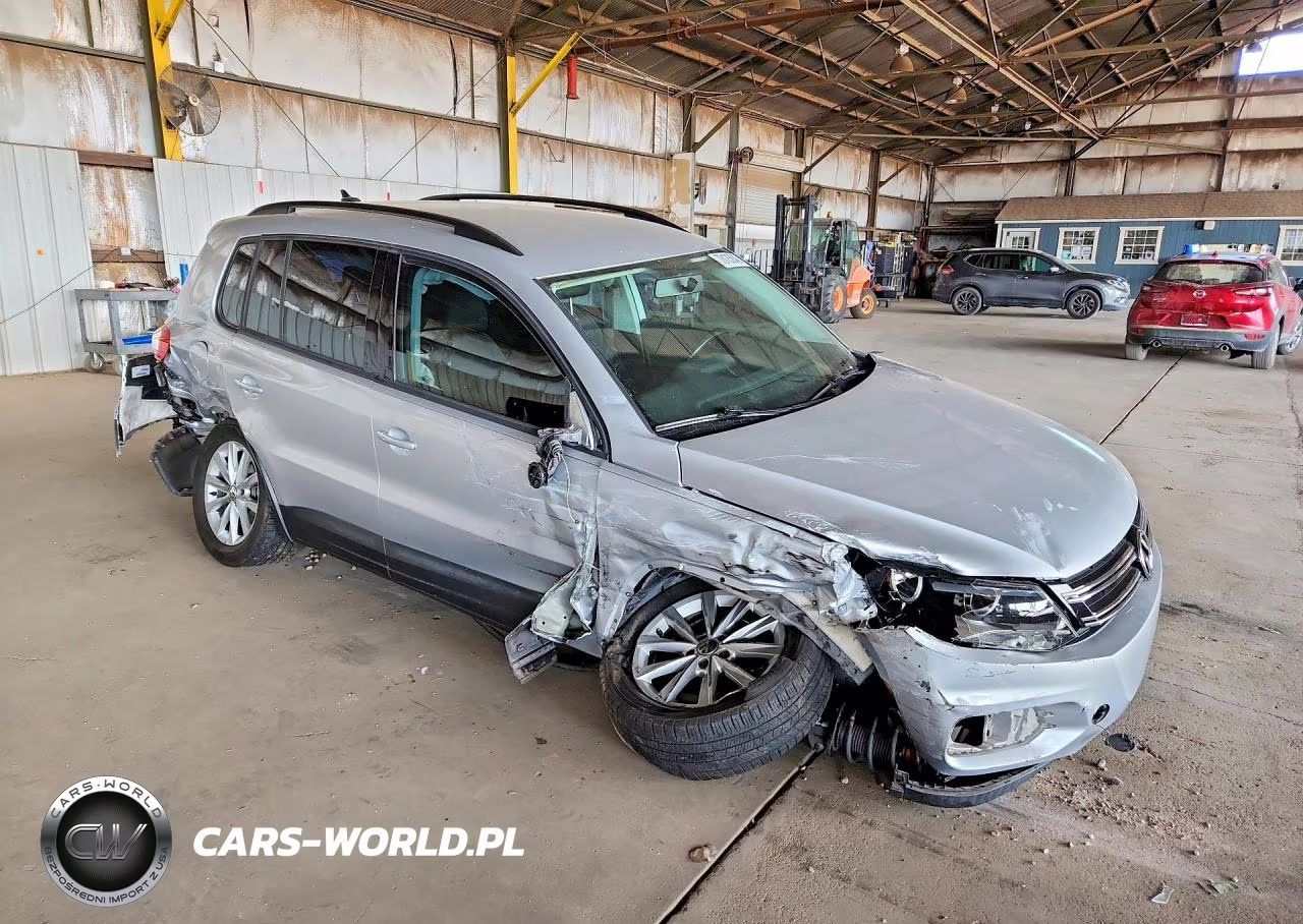 2017 Volkswagen Tiguan S VIN:WVGAV7AX5HK044839 - 4