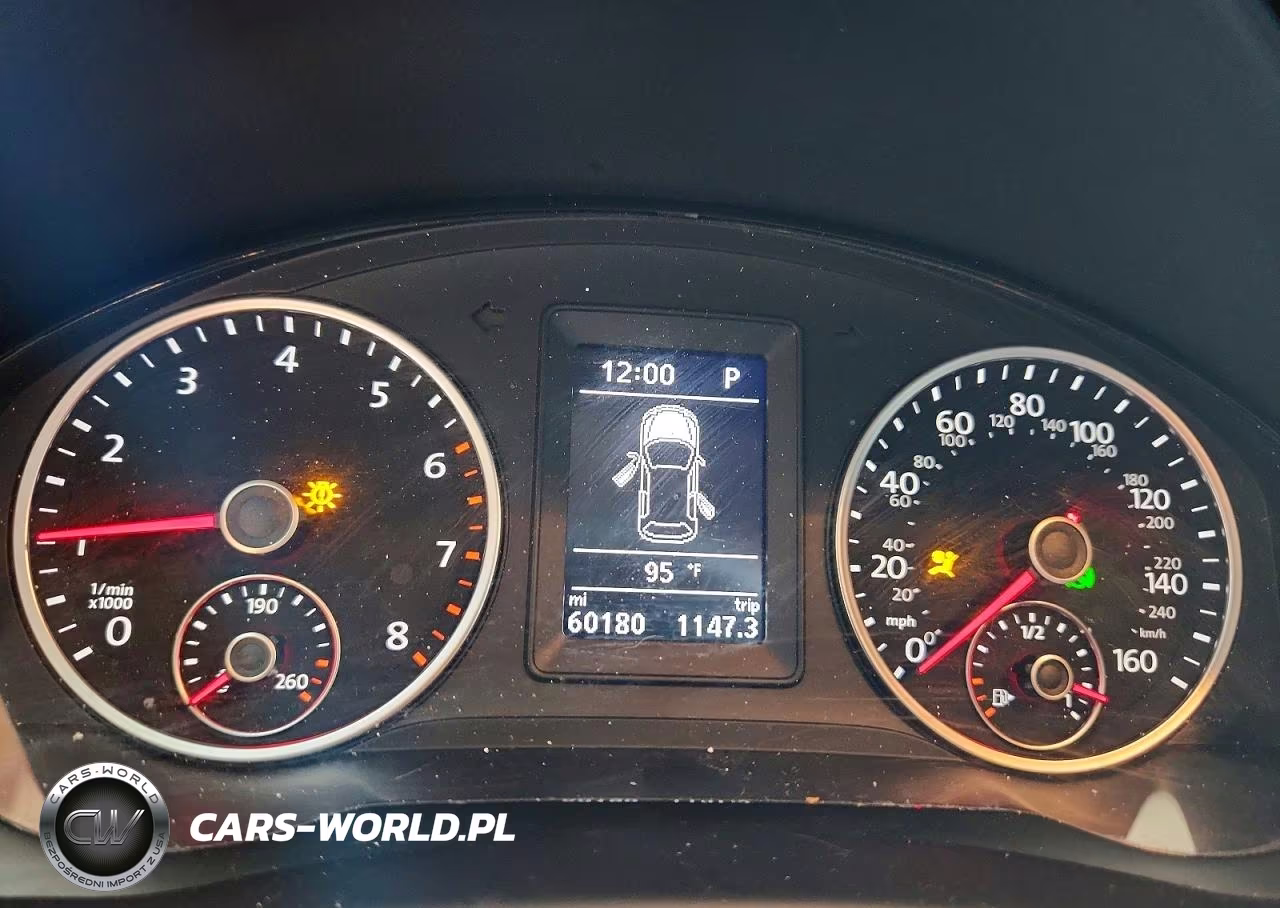 2017 Volkswagen Tiguan S VIN:WVGAV7AX5HK044839 - 9