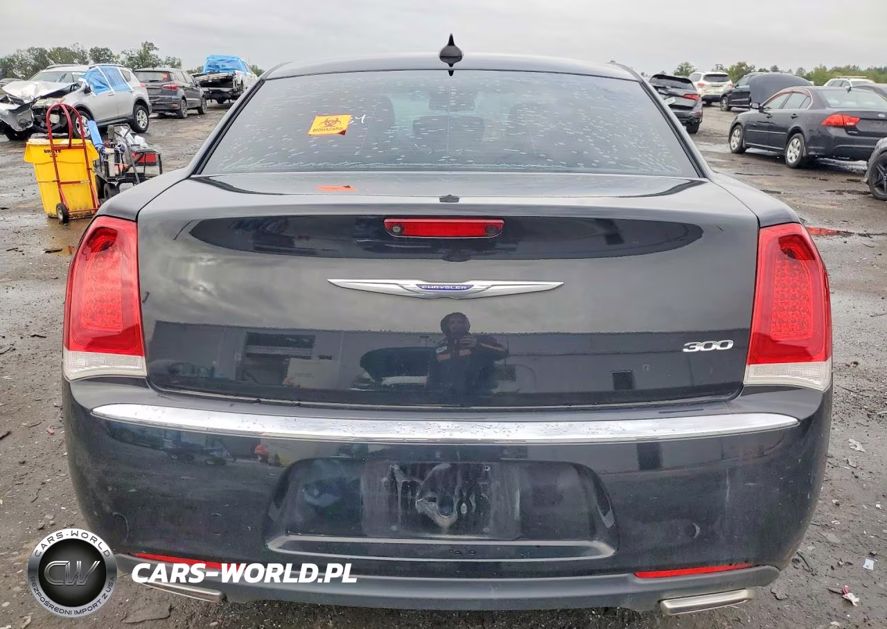 2020 Chrysler 300 Touring VIN:2C3CCAAG9LH158900 - 6