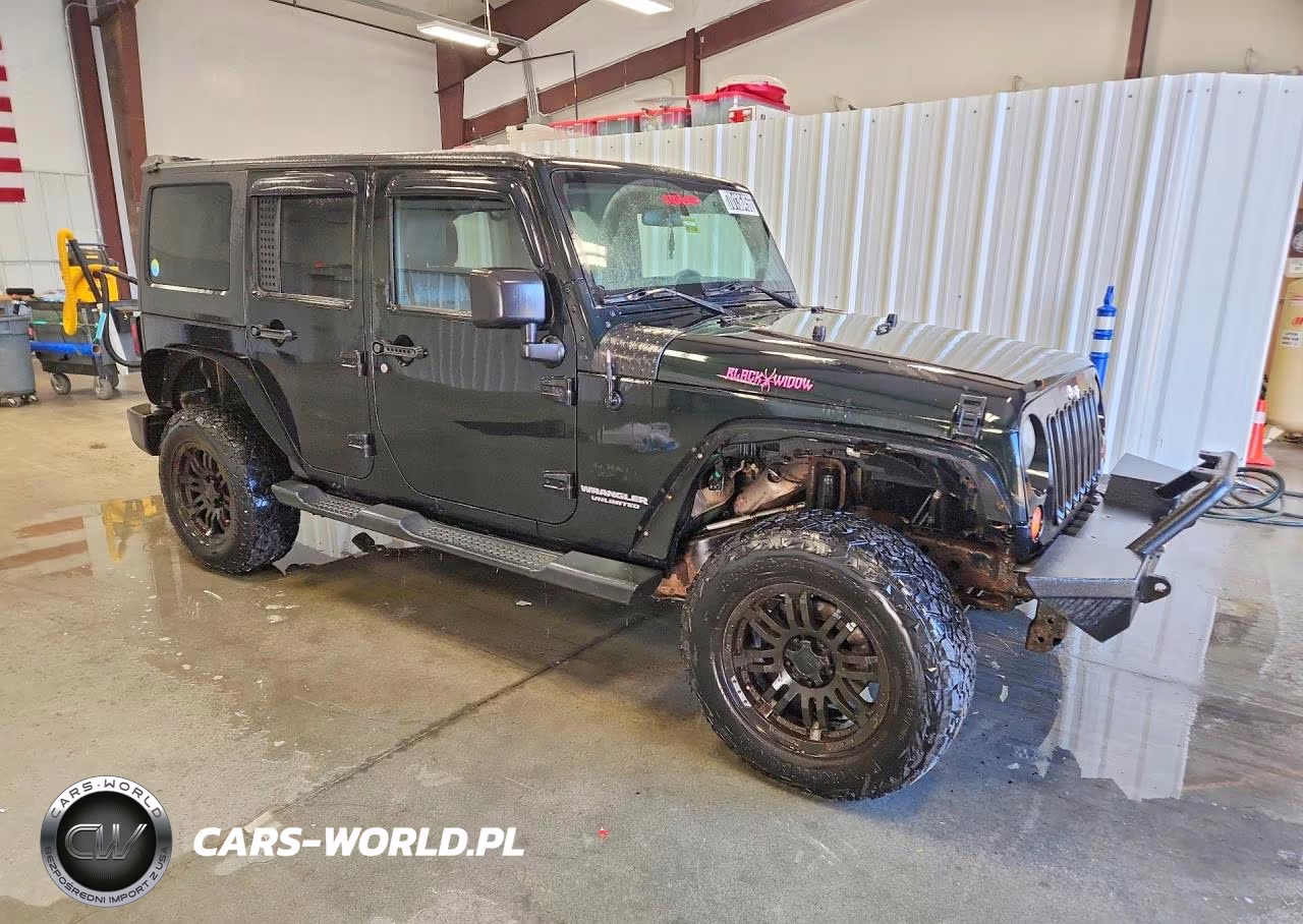 2012 Jeep Wrangler Unlimited Sahara VIN:1C4BJWEG3CL176221 - 4