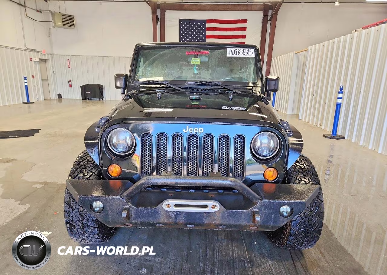 2012 Jeep Wrangler Unlimited Sahara VIN:1C4BJWEG3CL176221 - 5