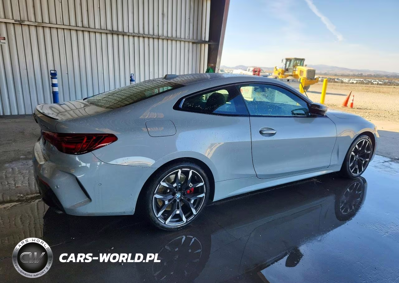 2027 BMW M440Xi VIN:WBA83DA07VCY32499 - 3