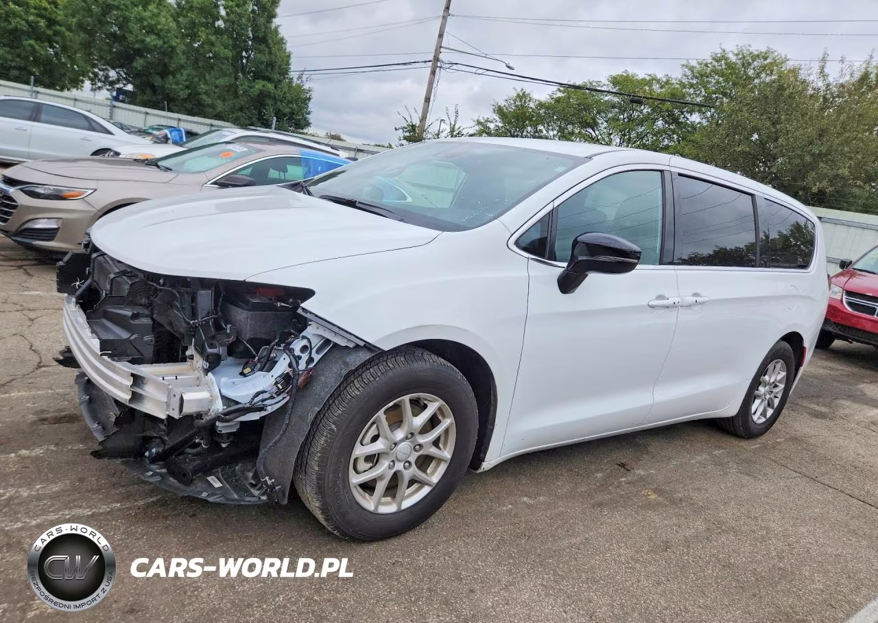2027 Chrysler Pacifica Select