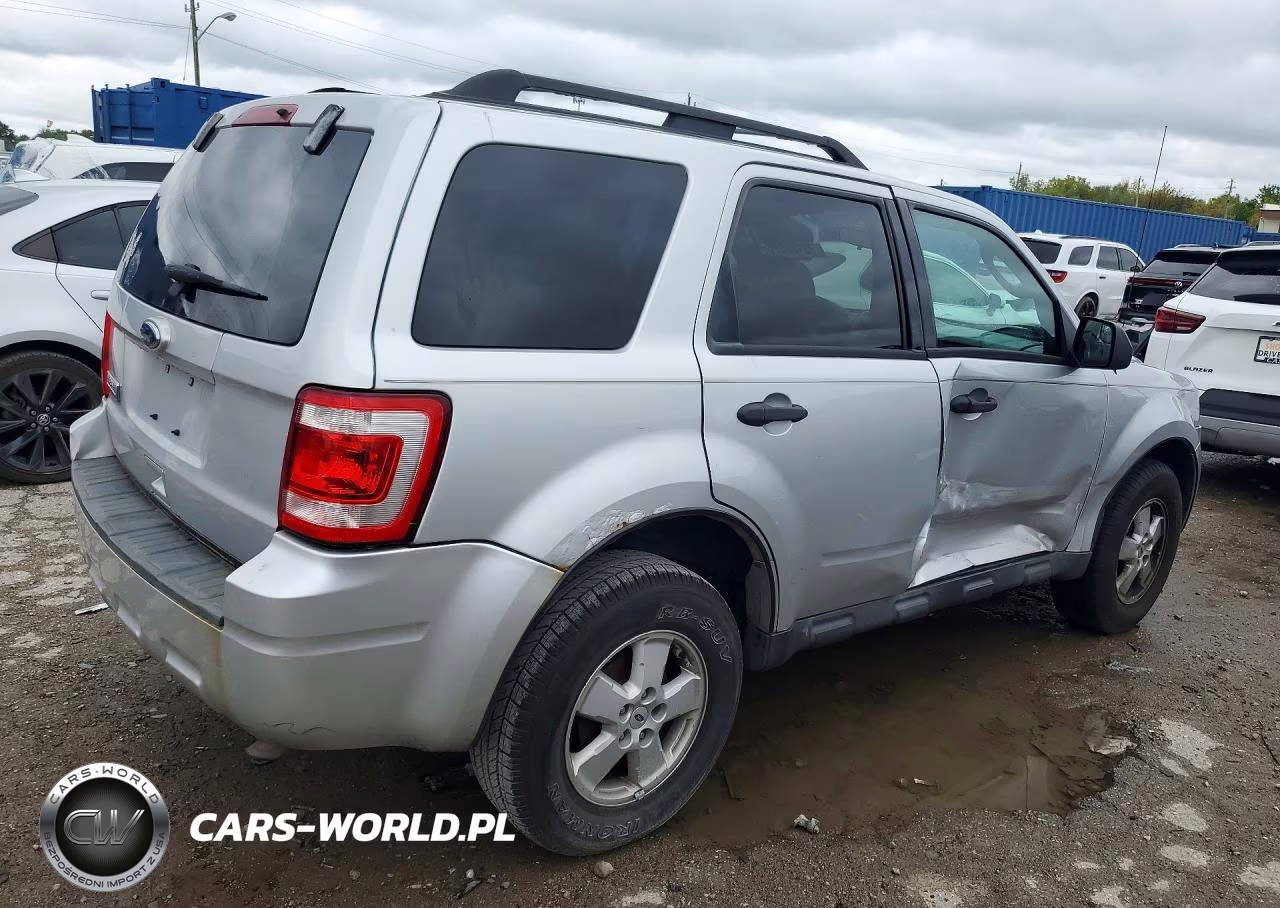 2010 Ford Escape Xlt VIN:1FMCU0D75AKB87052 - 3