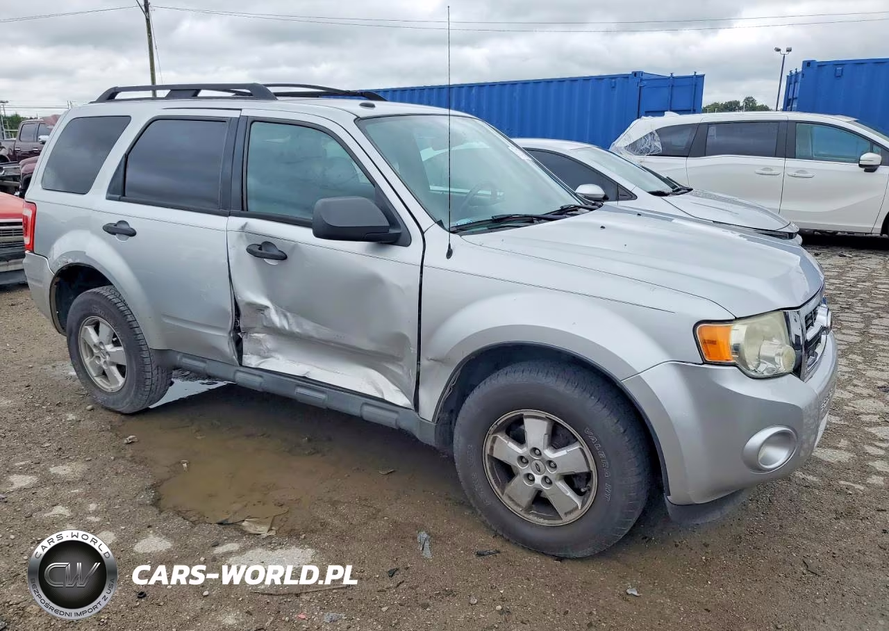 2010 Ford Escape Xlt VIN:1FMCU0D75AKB87052 - 4