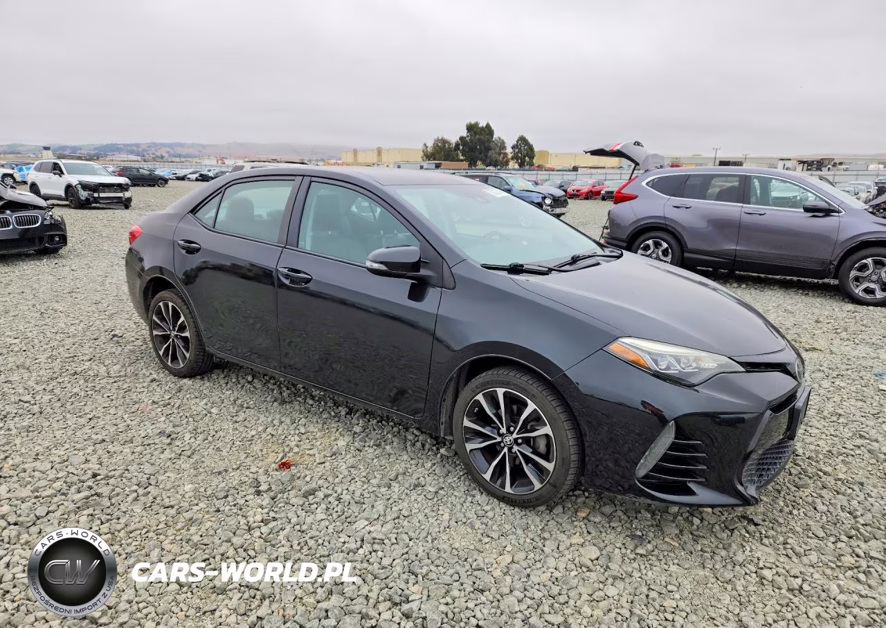 2017 Toyota Corolla Se VIN:5YFBURHE8HP723100 - 4