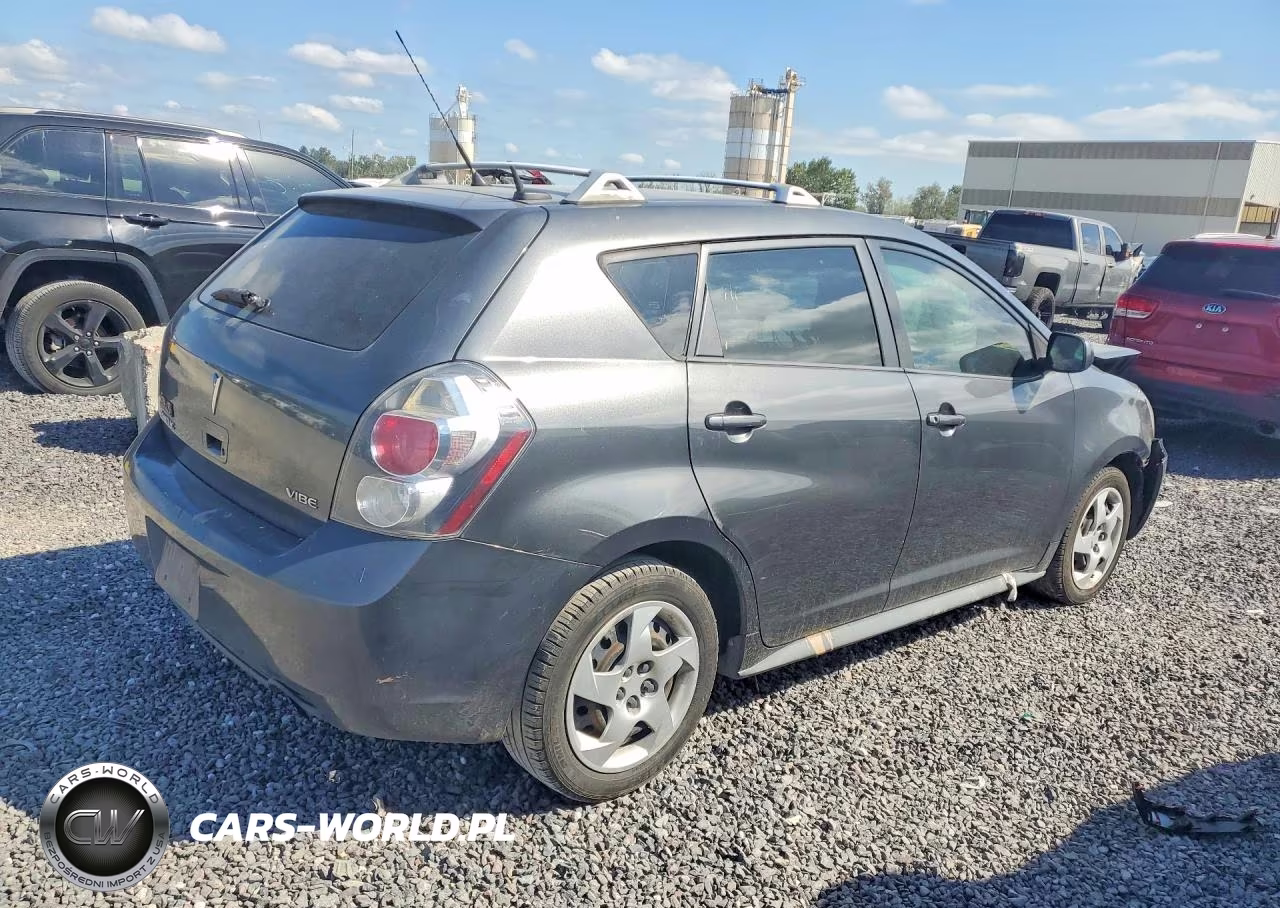2010 Pontiac Vibe VIN:5Y2SP6E85AZ404060 - 3