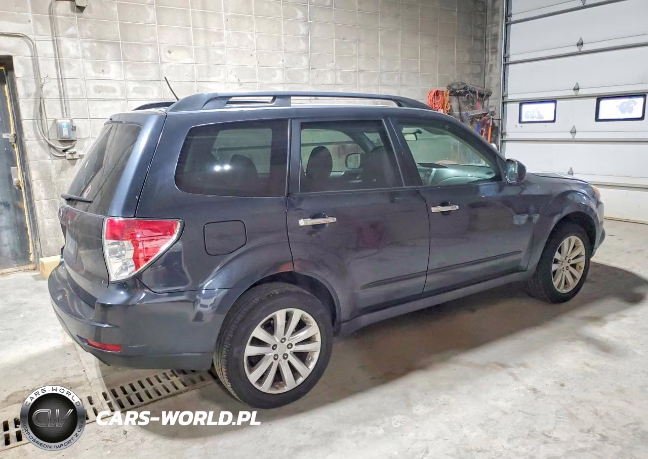2011 Subaru Forester 2.5X Premium VIN:JF2SHADC1BH715922 - 3