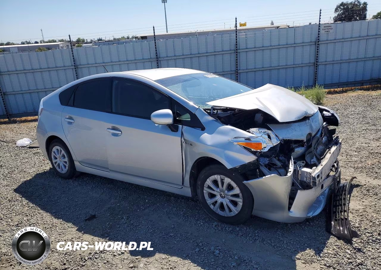 2015 Toyota Prius Four VIN:JTDKN3DU5F0450390 - 4