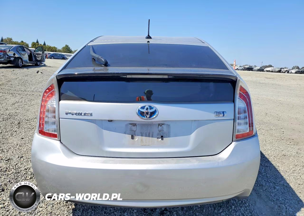 2015 Toyota Prius Four VIN:JTDKN3DU5F0450390 - 6