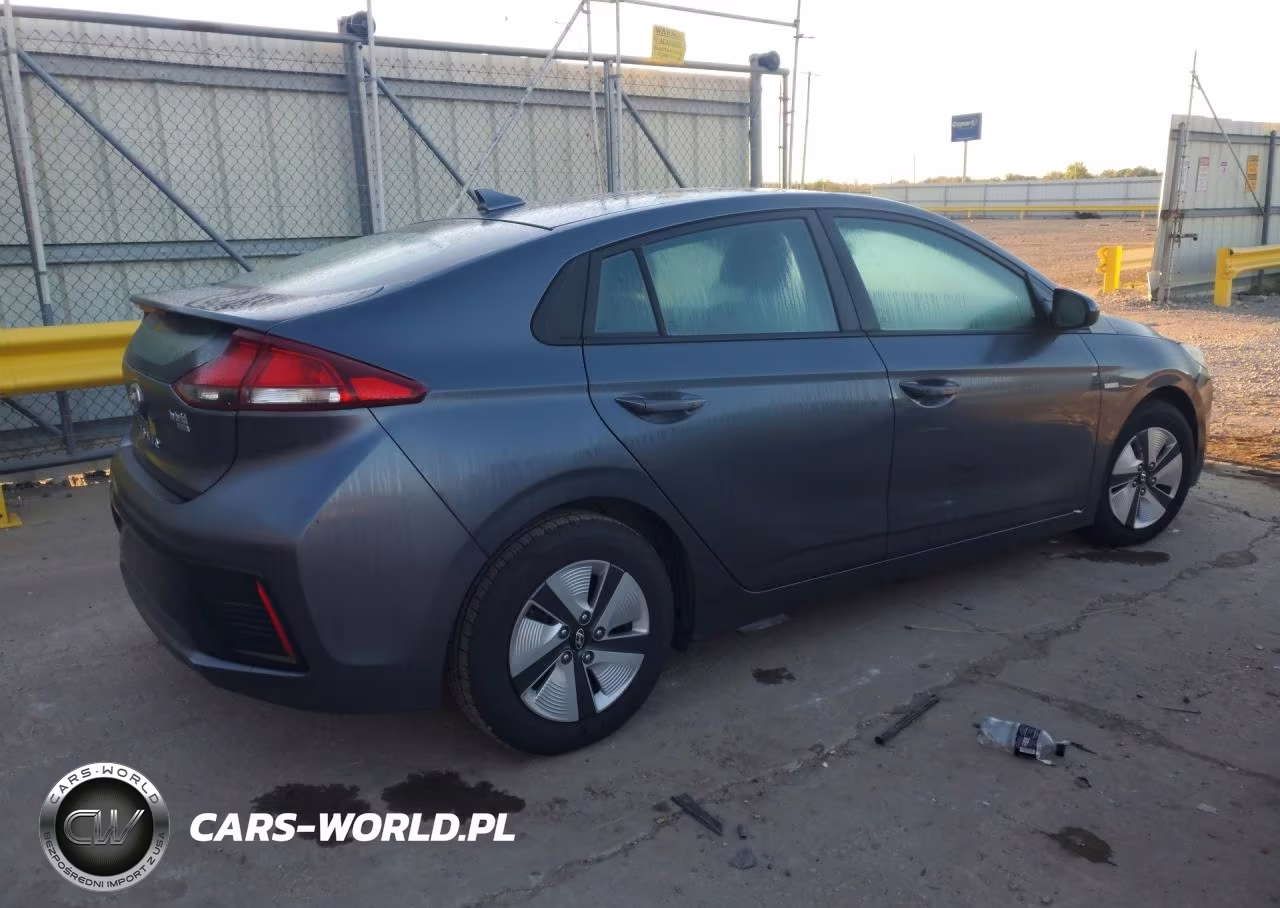 2018 Hyundai Ioniq Blue VIN:KMHC65LC1JU073477 - 3