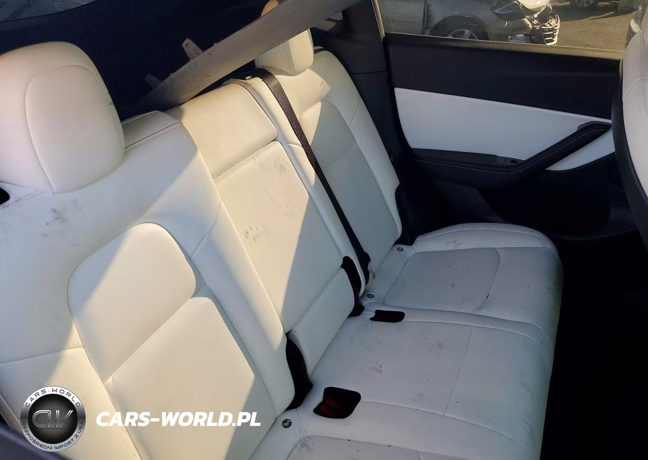 2021 Tesla Model Y VIN:5YJYGDEE3MF078239 - 10