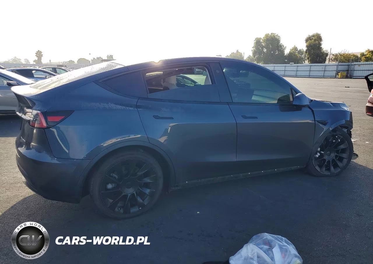 2021 Tesla Model Y VIN:5YJYGDEE3MF078239 - 3