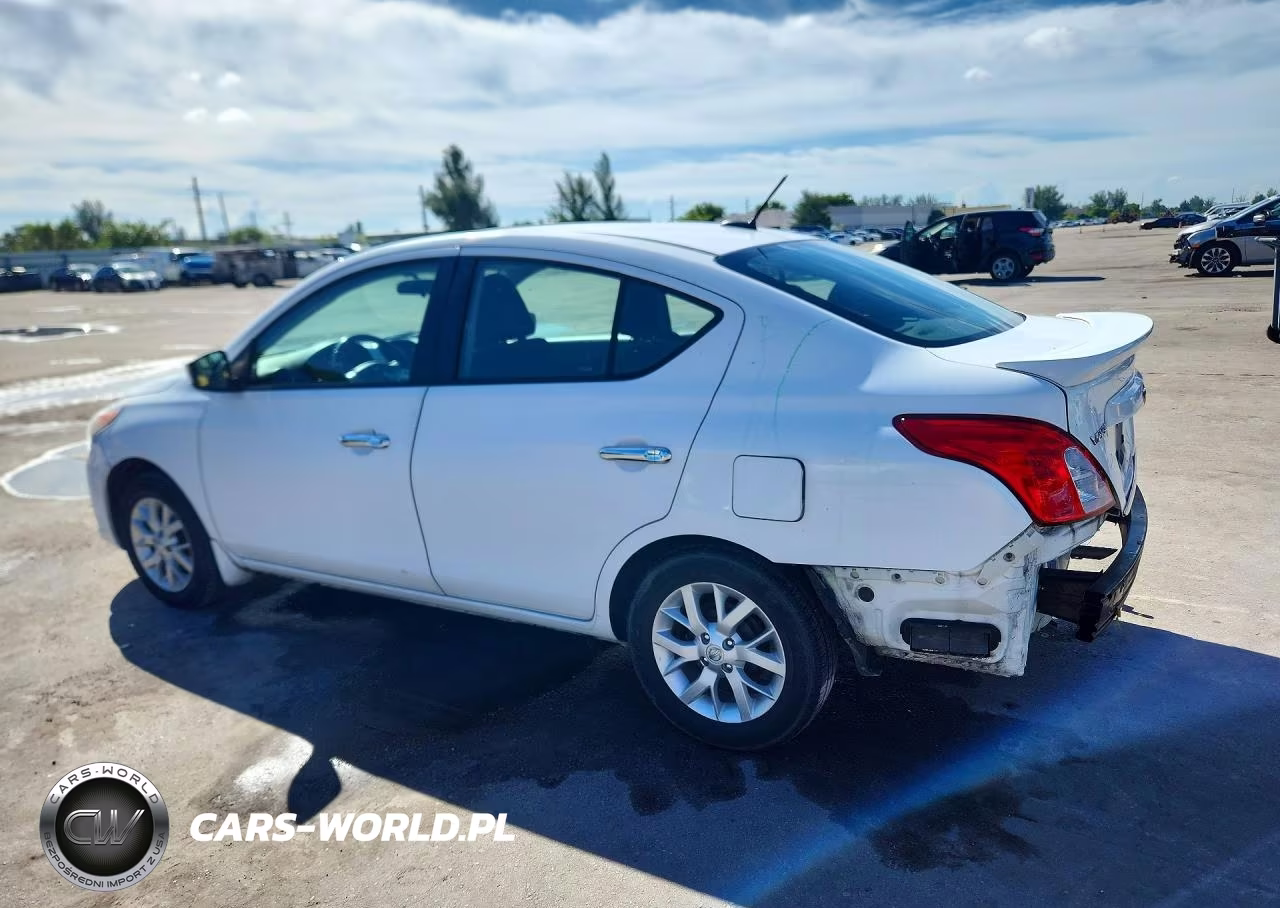 2017 Nissan Versa 1.6 S VIN:3N1CN7AP6HL867794 - 2