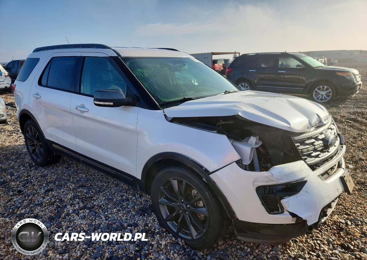2018 Ford Explorer Xlt VIN:1FM5K7D89JGB30047 - 4