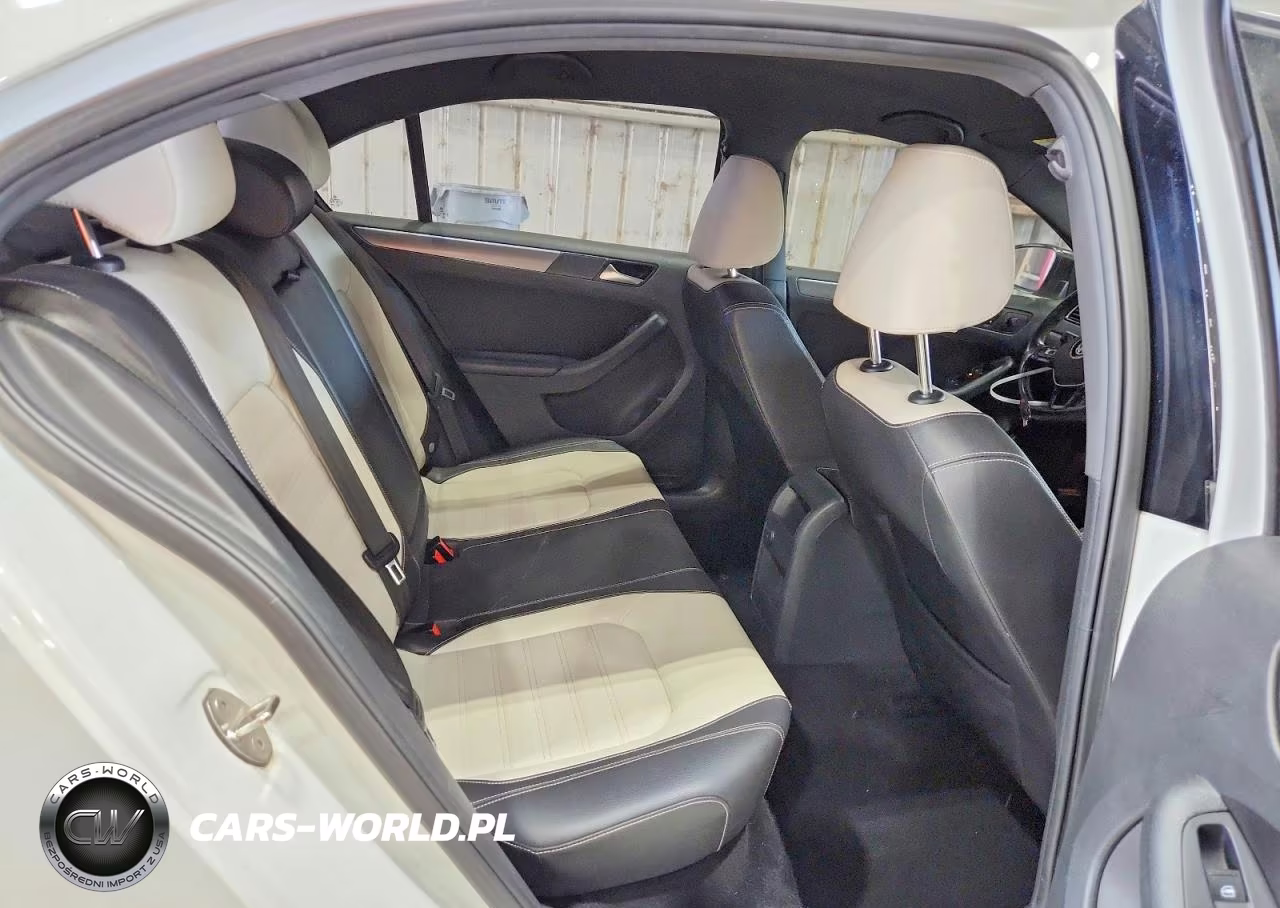 2016 Volkswagen Jetta Sport VIN:3VWD17AJXGM397302 - 10