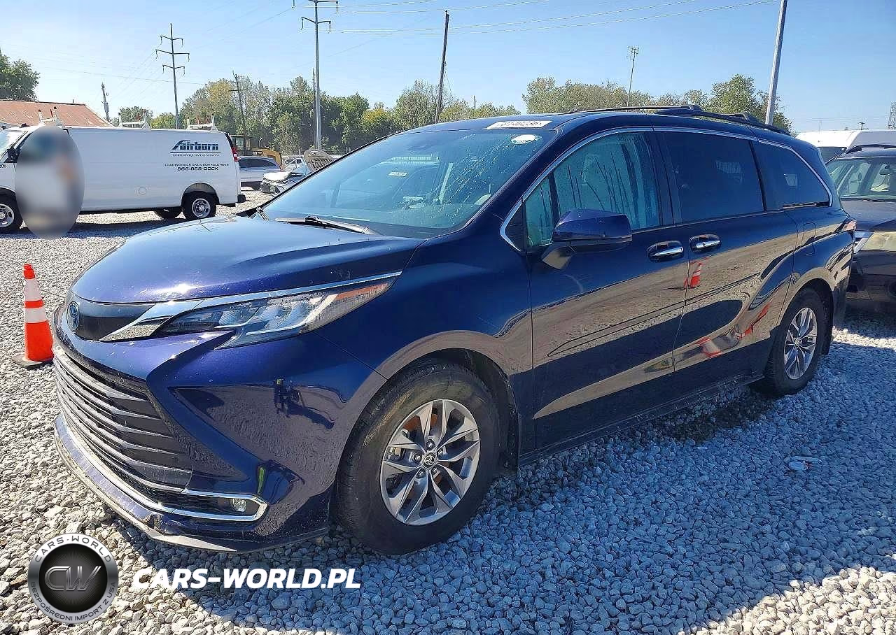 2022 Toyota Sienna Xle