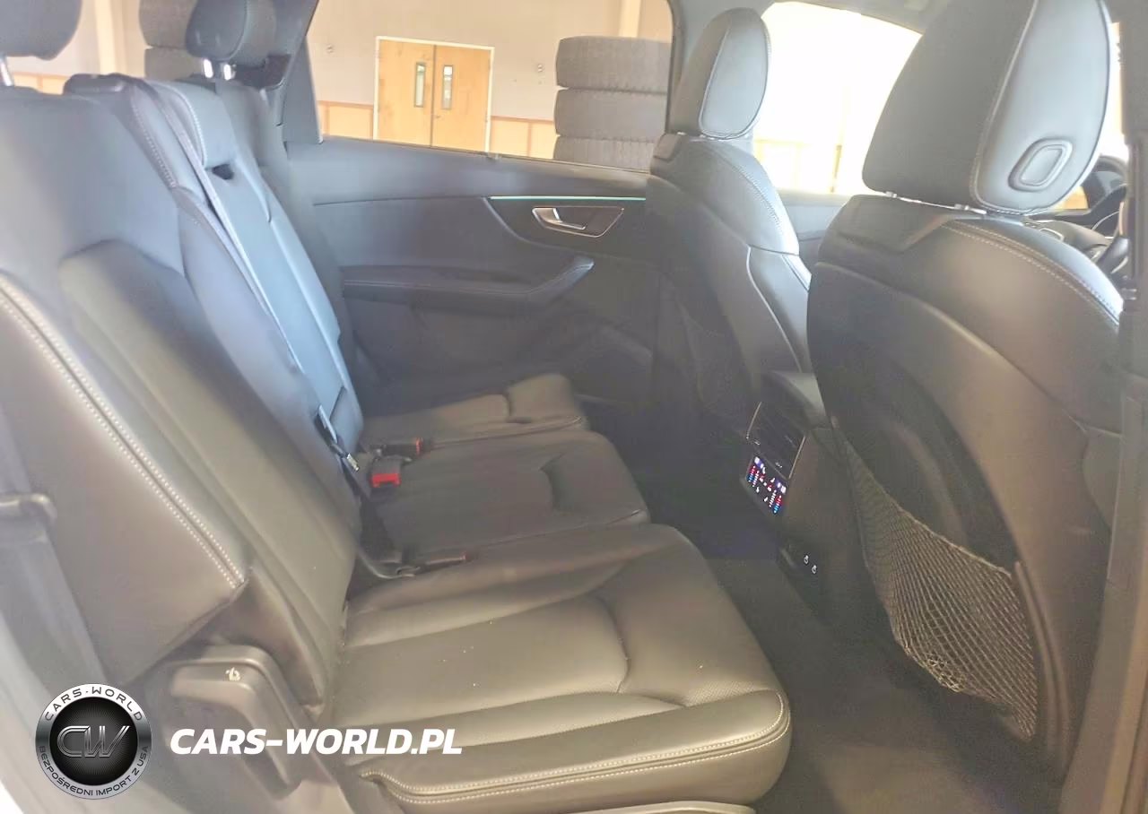 2025 Audi Q7 Prestige VIN:WA1VVBF7XSD000035 - 11