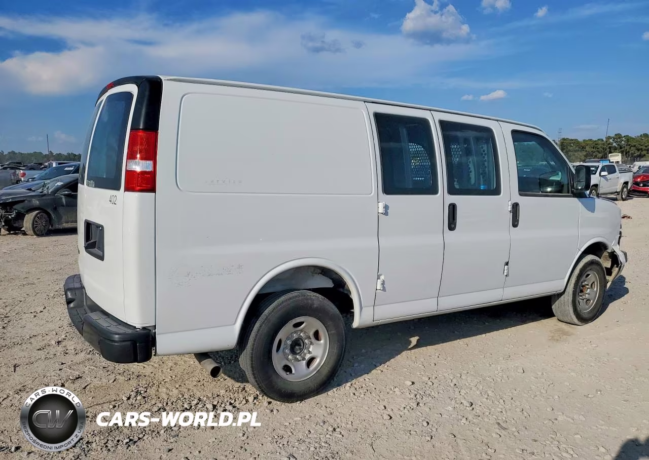 2025 Chevrolet Express VIN:1GCWGAF74S1115326 - 3