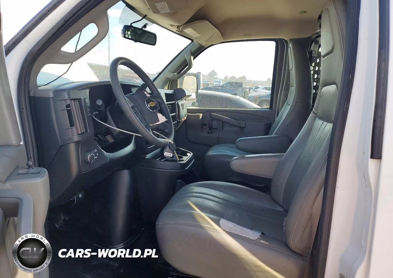 2025 Chevrolet Express VIN:1GCWGAF74S1115326 - 7